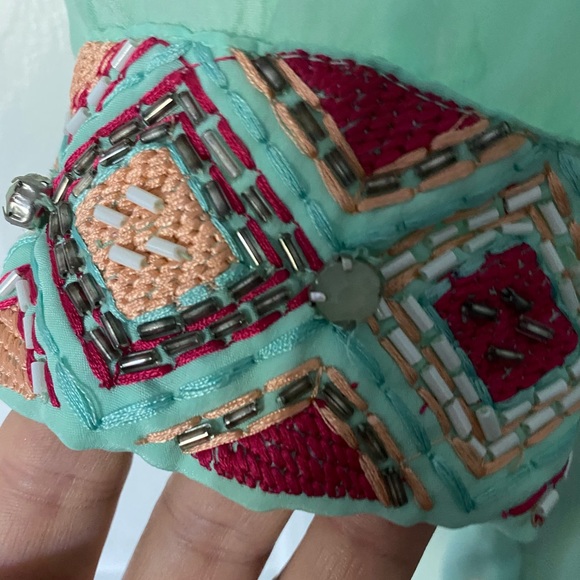 Allison ny dress  open sleeve with beaded cuff - Picture 4 of 7